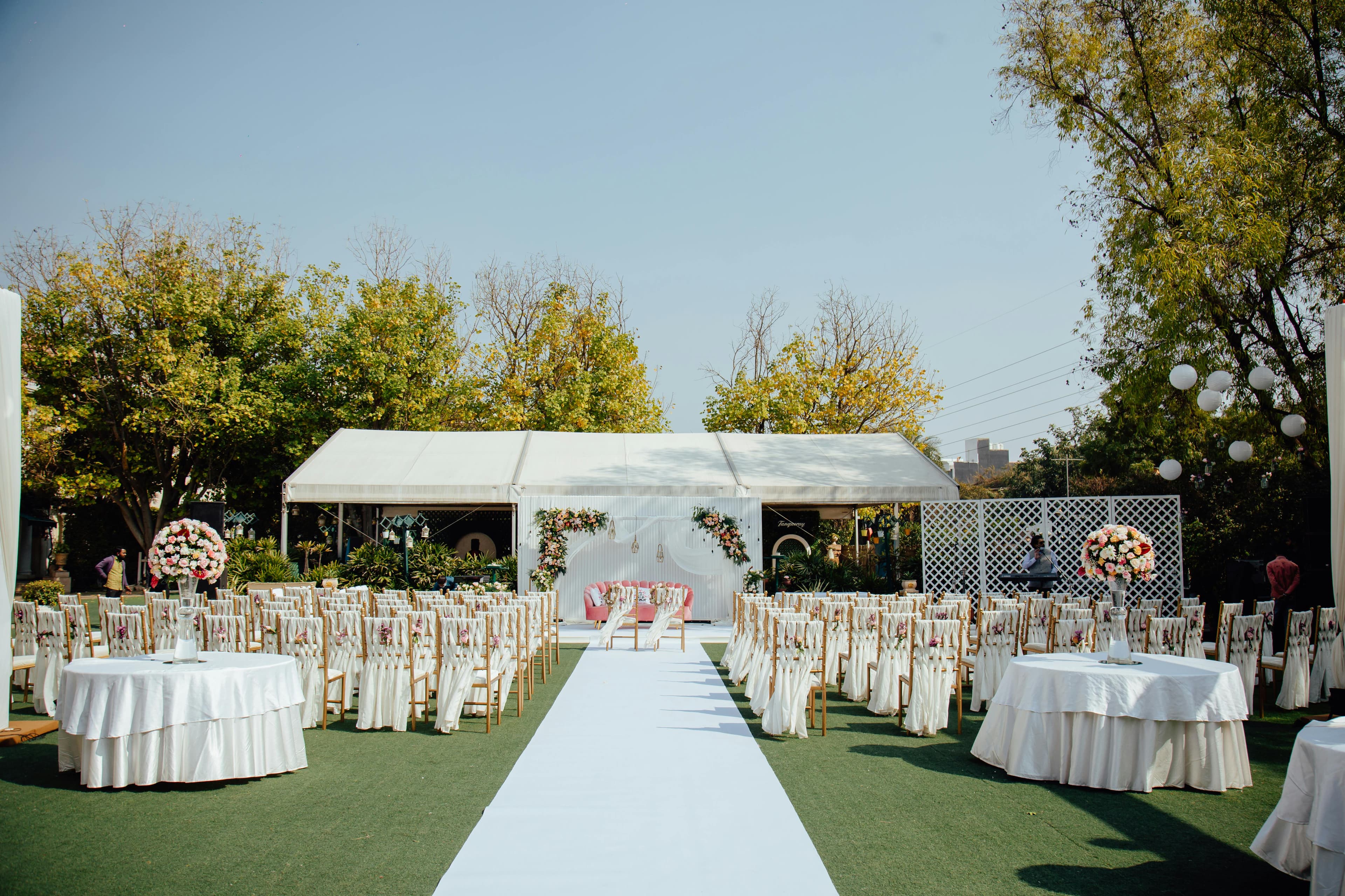 Mariage en plein air : avantages, risques et conseils